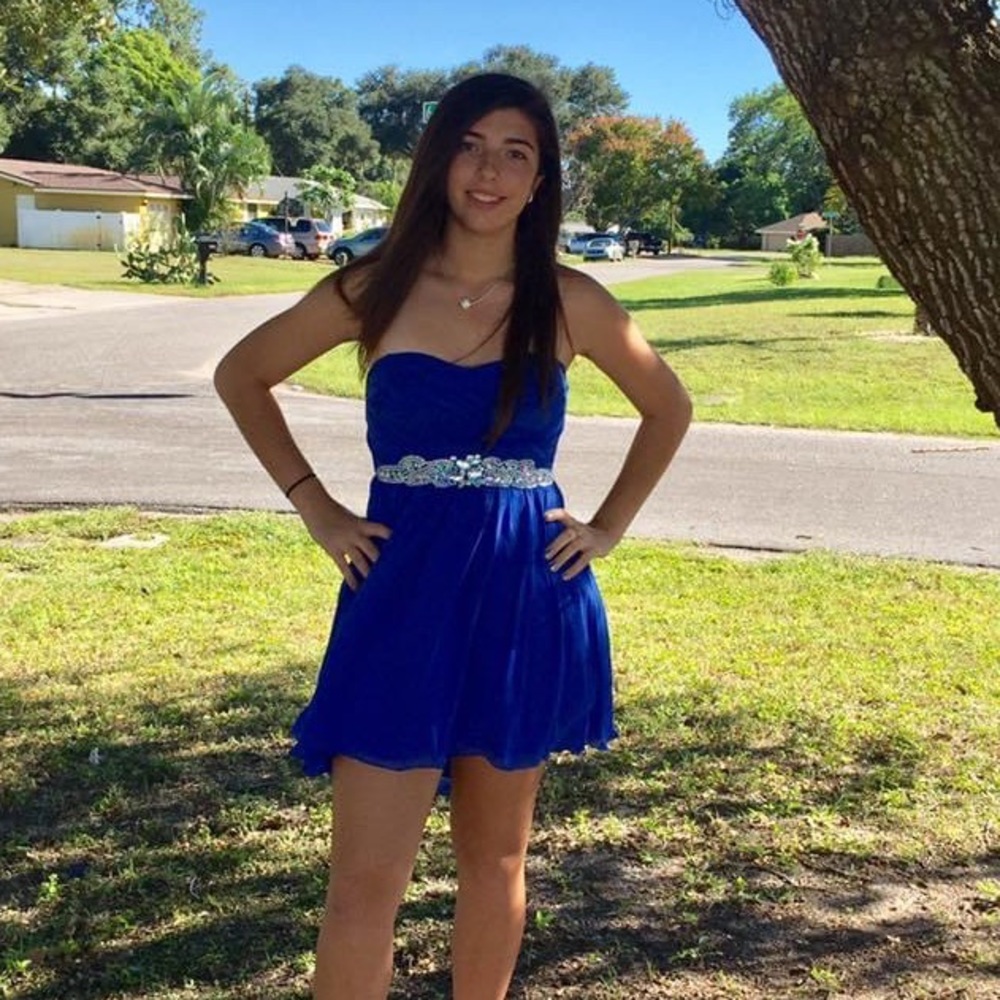 Strapless royal blue size 7 hoco dress